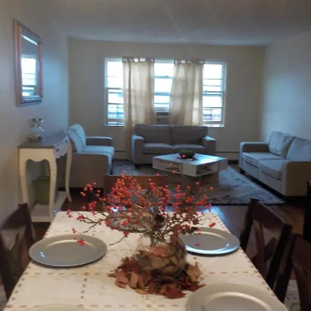 At The Water's Edge In Canarsie! Guest house New York