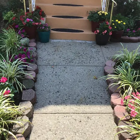 Beautiful Near Jfk And Close To Laguardia Airports