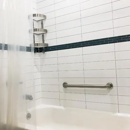 Hotel 837 2*