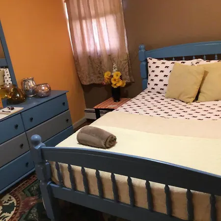 Homestay Beautiful Near Jfk And Close To Laguardia Airports New York