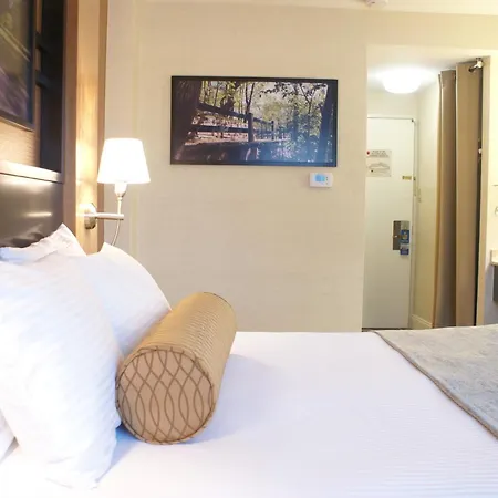 Western Queens Gold Coast 3* New York