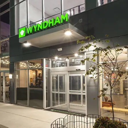 Hotel Wyndham Garden Laguardia South 3*