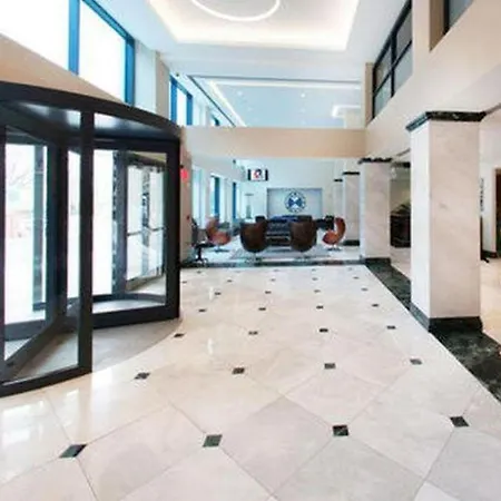 Hotel Comfort & - Kew Gardens Near La Guardia Airport New York