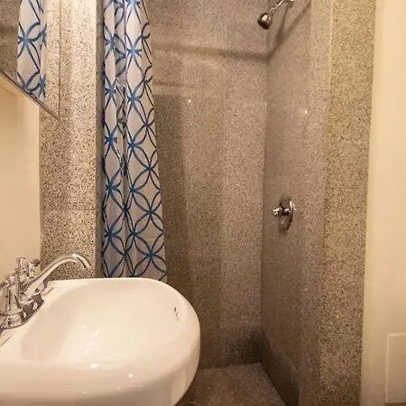 Apartment - 2 Bedroom In Midtown New York