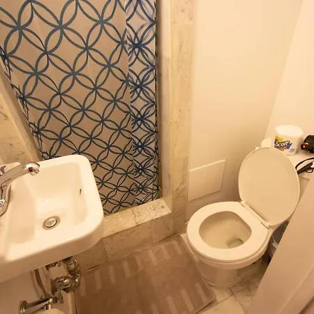Apartment - 2 Bedroom In Midtown *