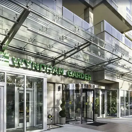 Wyndham Garden Fresh Meadows Flushing Hotel 3*