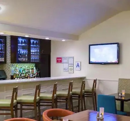 Hilton Garden Queens Jfk Hotel 3*