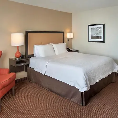 Hampton Ny-jfk Hotel 3*