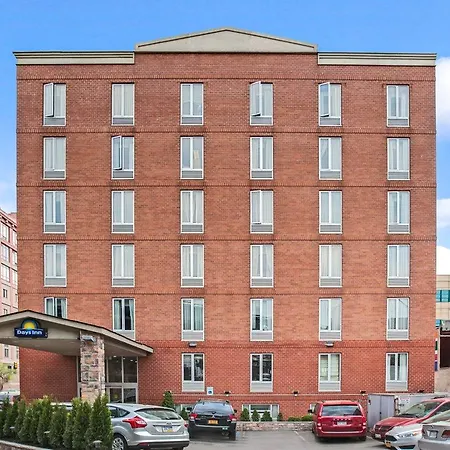 Hotel Days By Wyndham Long Island