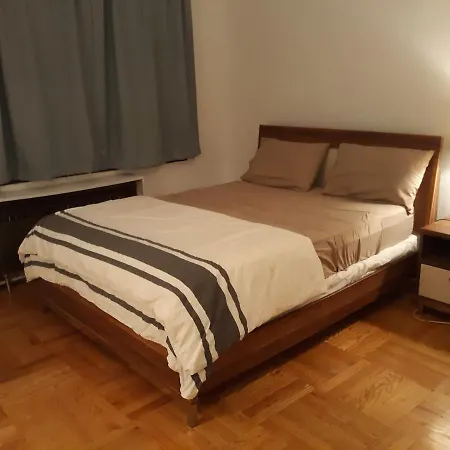 Apartment Spacious Studio In An Elevator Concierge Building