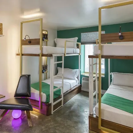 Hotel Comfort Times Square South Area 3*