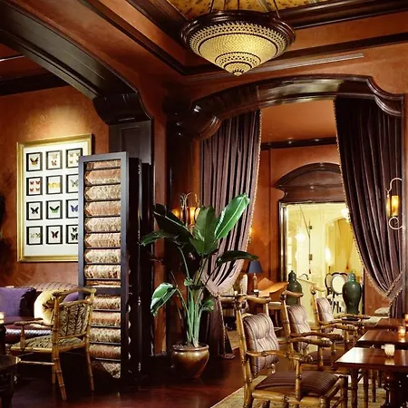 Plaza Athenee By Suiteness