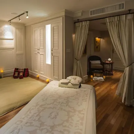 Hotel Plaza Athenee By Suiteness *