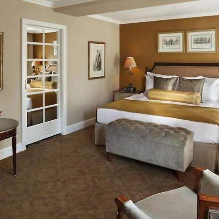 Hotel Plaza Athenee By Suiteness New York