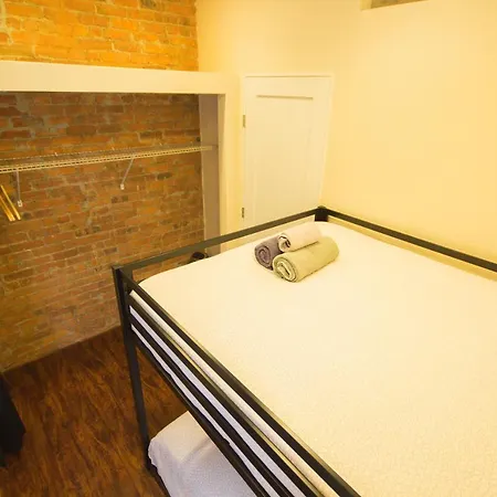 - 2 Bedroom In Midtown Apartment
