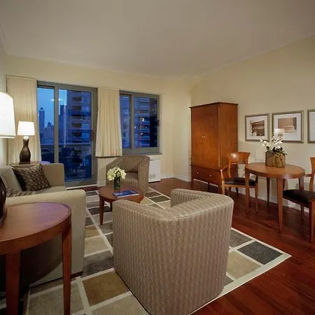 Aka United Nations Aparthotel 4*