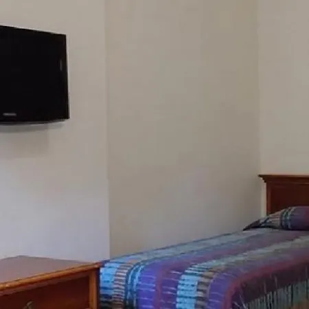 Americana Hotel 2*