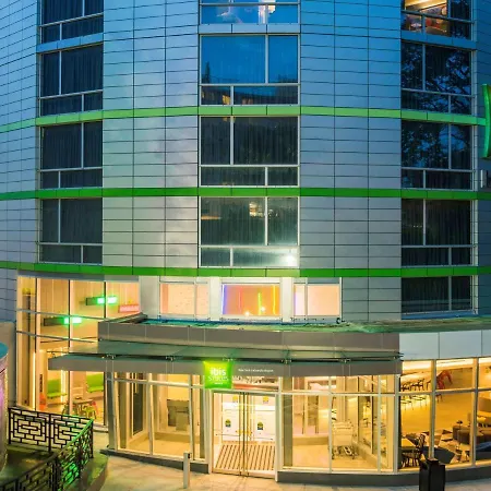 Hotel Ibis Styles Laguardia Airport 2*