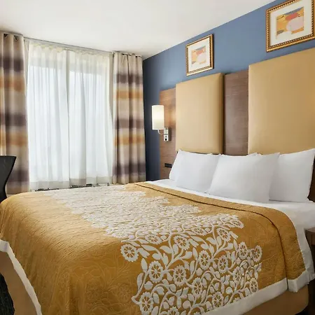 Days Brooklyn Hotel 2*