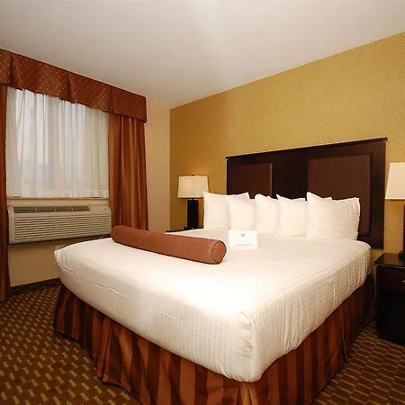 Hotel Western Plaza 3*
