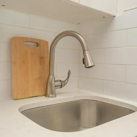 Hells Kitchen 30 Day Apartment New York