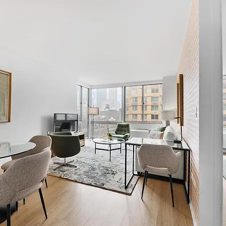 Furnished Quarters At 777 Sixth Avenue Apartment *