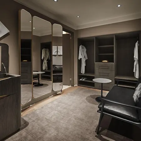 Hotel 11 Howard By Suiteness