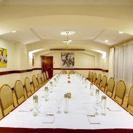 Roger Smith By Suiteness Hotel 3*