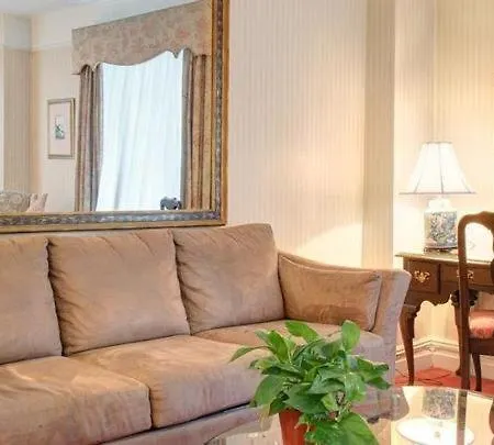 Hotel Roger Smith By Suiteness 3*