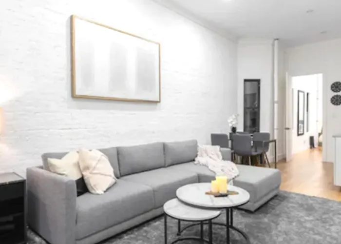 Modern Holiday Apartment With Strategic Location In New York