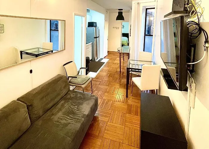 Stunning two bed apt Hells Kitchen