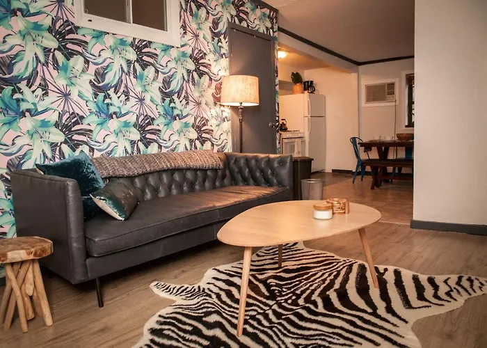 Monthly Nyc Rentals - Perfectly Designed 3 Bedroom Unit