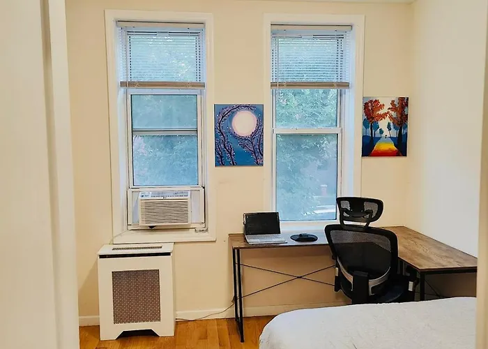 Private Room - 23 Minutes To Times Square