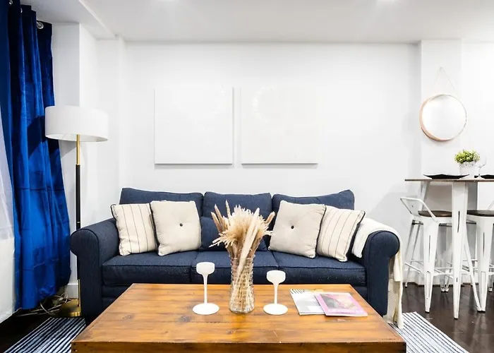 809-3B Studio With A Balcony By Columbus Circle