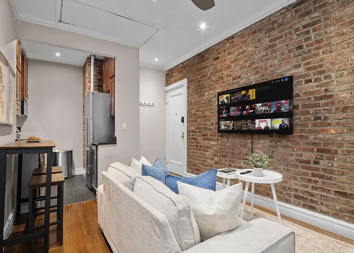Spacious Midtown Retreat 2Br Nyc Haven Near Landmarks