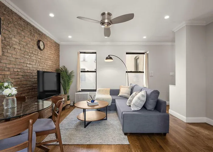 Stylish Nyc Retreat Near Top Attractions