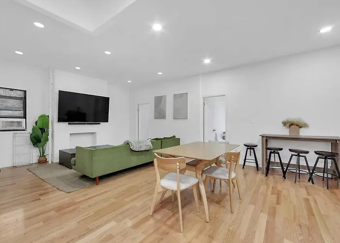 51-1A Renovated 3Br 2Bath Prime Soho
