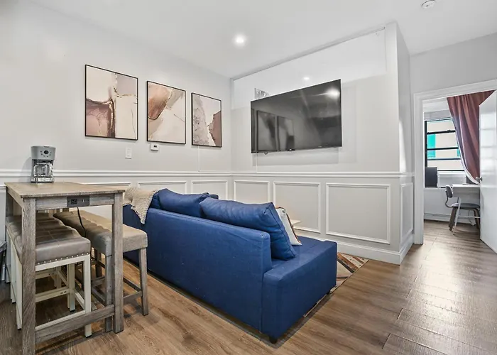 2Bd Comfortable Unit In Lower East Side
