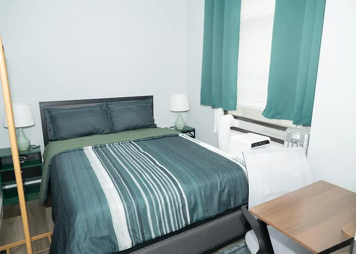 Emerald Room At Brighton Beach 2Min Walk To Ocean N Subway Chic Stay