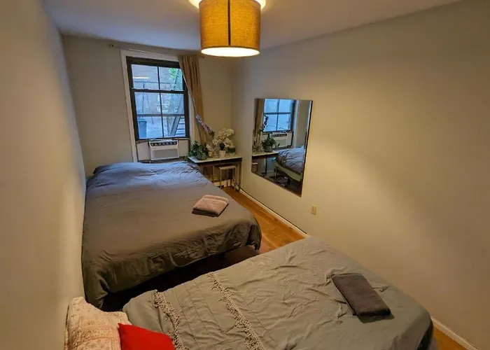 Large Triple Room In Williamsburg