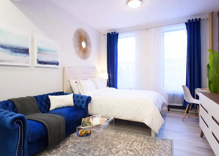 240-6 New Studio Prime Location W&D In Unit