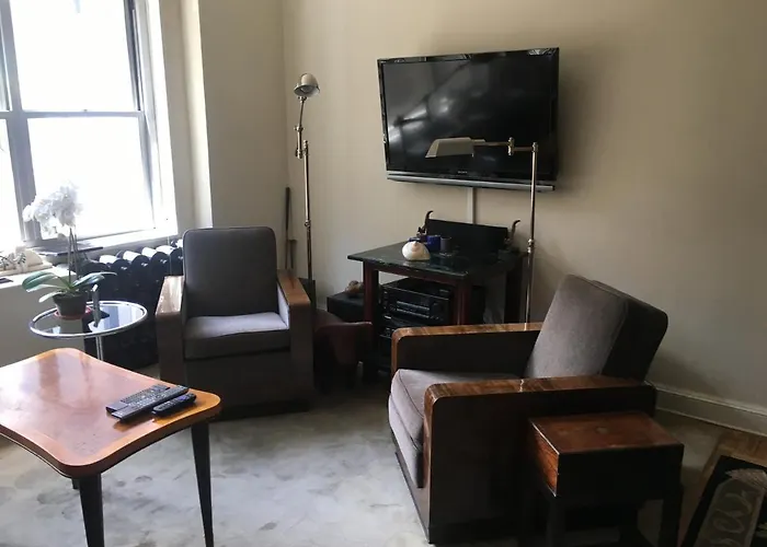 Upscale, Large, High-Ceilings, Mid-Town Doorman Nyc Apartment Centrally Located