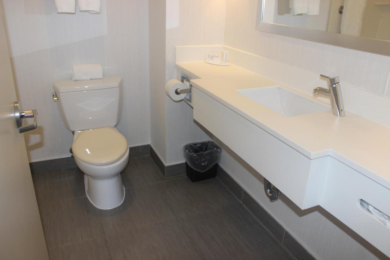 Fairfield & By Marriott Queens/queensboro Bridge Hotel New York