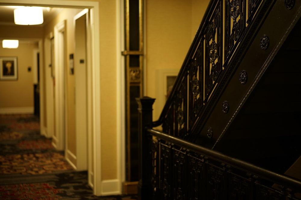 The Algonquin Times Square, Autograph Collection