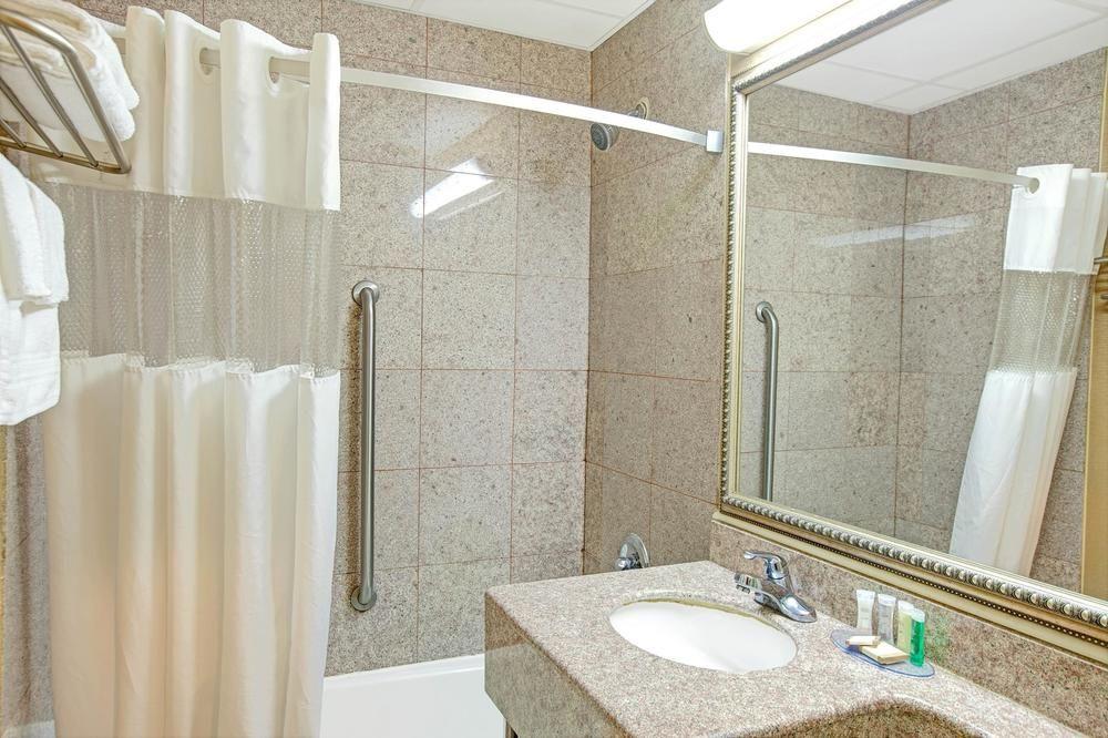 West Farms 2* New York