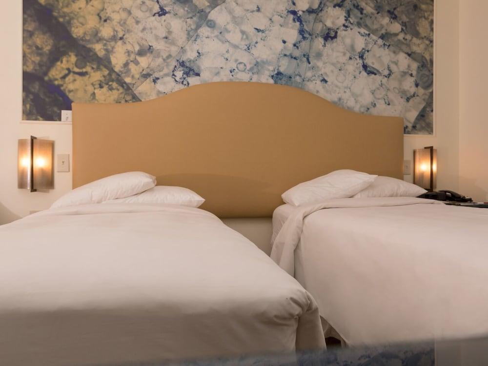 Kasa The Duffy Times Square Hotel