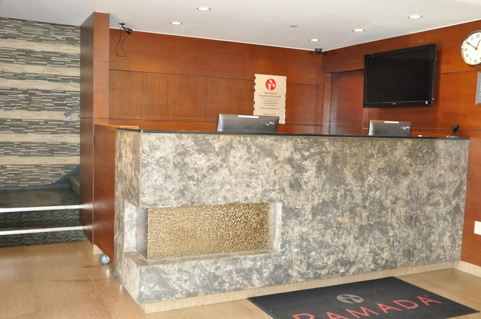 Ramada By Wyndham Staten Island Hotel 3*