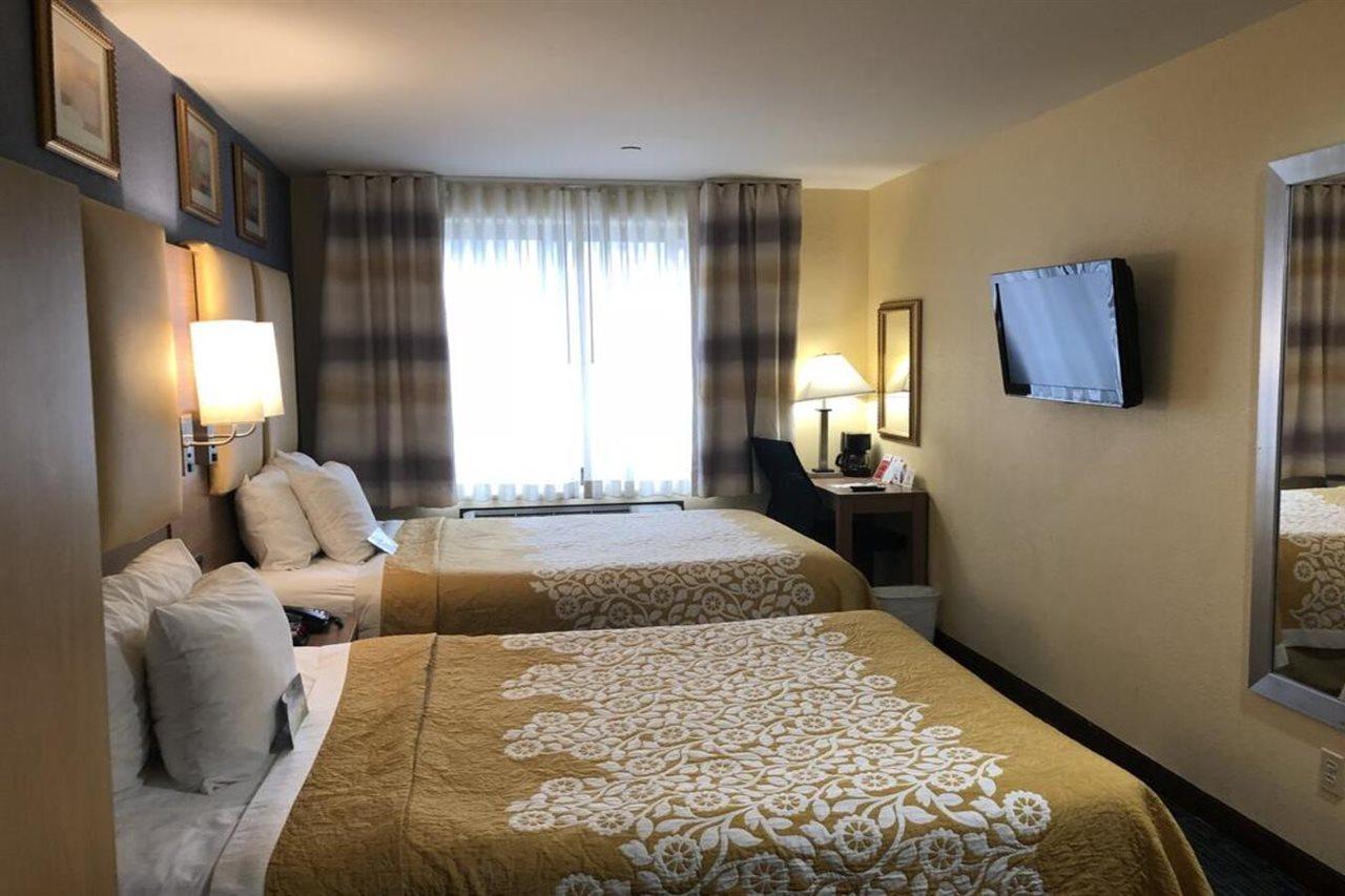 Hotel Days Inn Brooklyn 2*