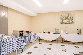 Wingate By Wyndham Long Island 3*