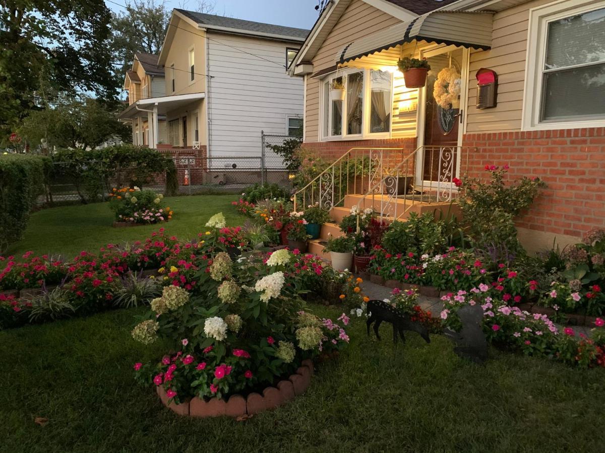 Beautiful Near Jfk And Close To Laguardia Airports New York